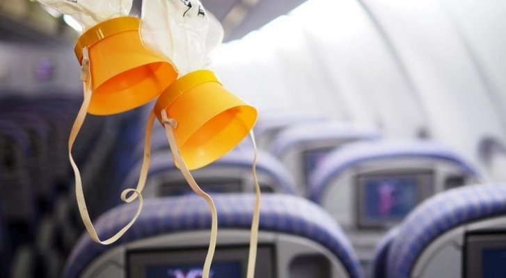 Эксперты раскрыли правду о кислородных масках в самолете