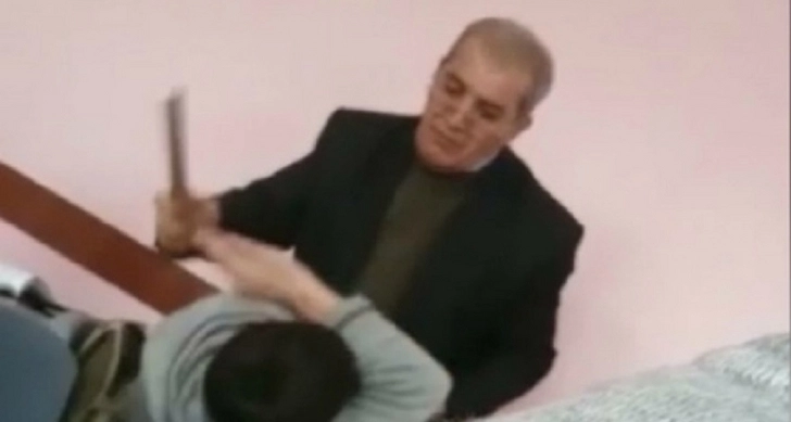 Учитель бакинской школы потерял работу из-за избиения ученика