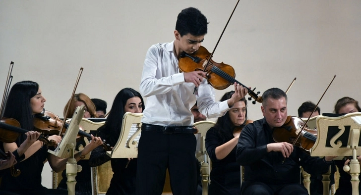 Молодые таланты выступили на сцене бакинской филармонии - ФОТО