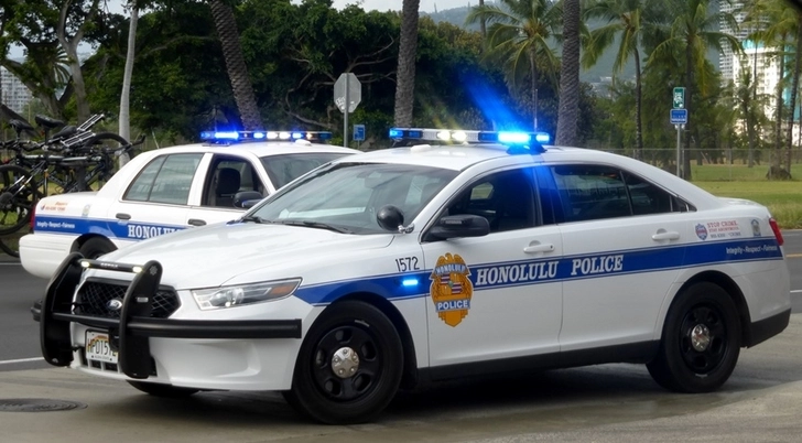 Преступник поджег дома и расстрелял полицейских на Гавайях - ВИДЕО