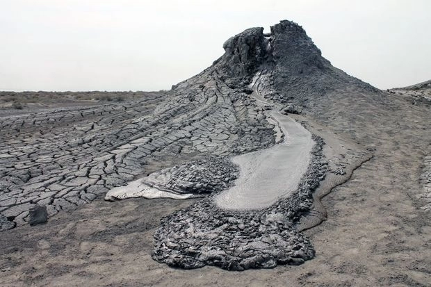 В грязевых вулканах Азербайджана обнаружены драгоценные металлы