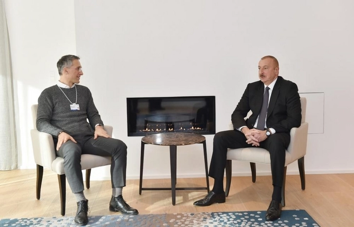 Ильхам Алиев встретился в Давосе с генеральным исполнительным директором компании Signify – ФОТО/ОБНОВЛЕНО