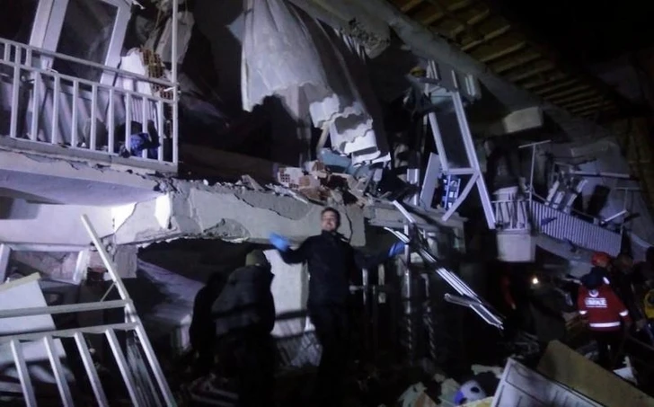 В Турции при землетрясении погибли 19 и пострадали более 770 человек - ОБНОВЛЕНО