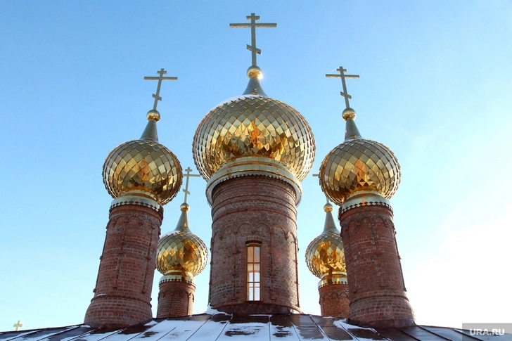 Русская православная церковь приравняла пластические операции к проституции