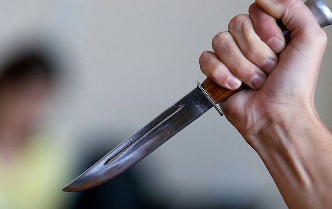 В столице 55-летний мужчина получил ножевое ранение