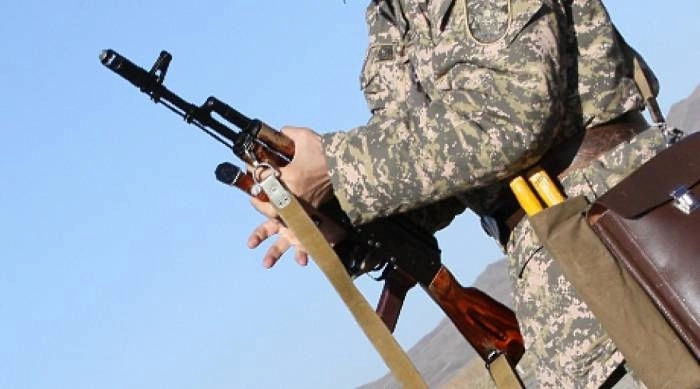 В Карабахе армянский солдат выстрелил в себя