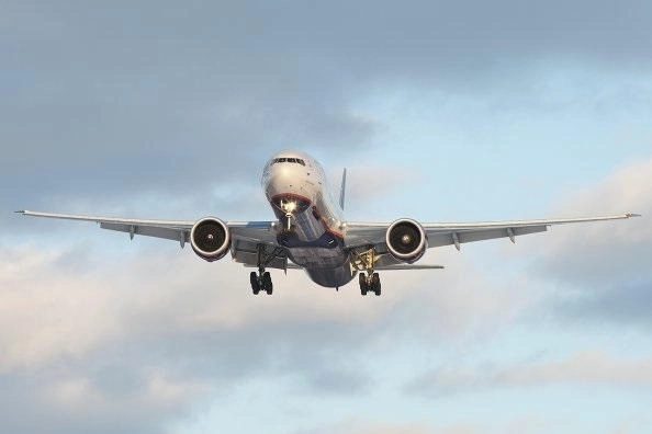 Самолет, выполнявший рейс Нур-Cултан - Баку, вернулся в аэропорт вылета