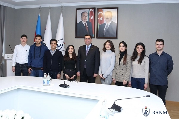 Восемь студентов Бакинской высшей школы нефти получили предложение о работе в компании BP