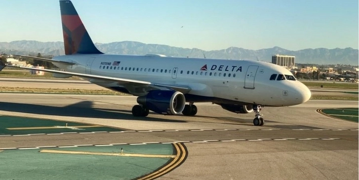 American Airlines и Delta Air Lines отменят все рейсы в Китай