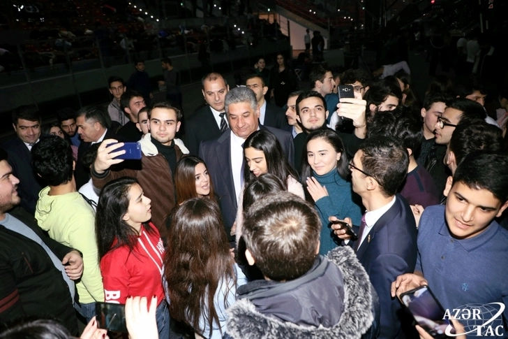 Азербайджанская молодежь торжественно отметила свой праздник – ФОТО