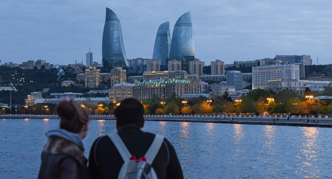 Азербайджан вошел в число романтичных мест для поездок