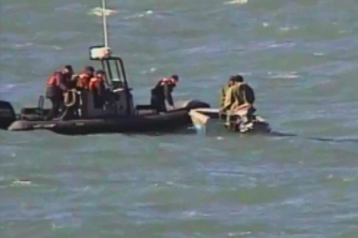 Пограничники спасли в Каспийском море двух рыбаков