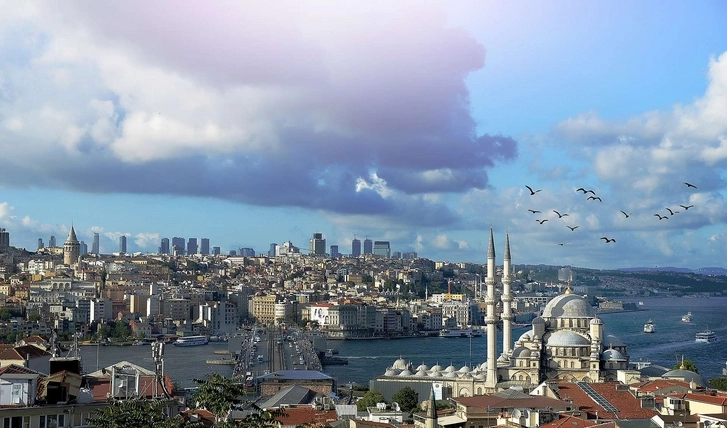 На Стамбул надвигается ураганный ветер