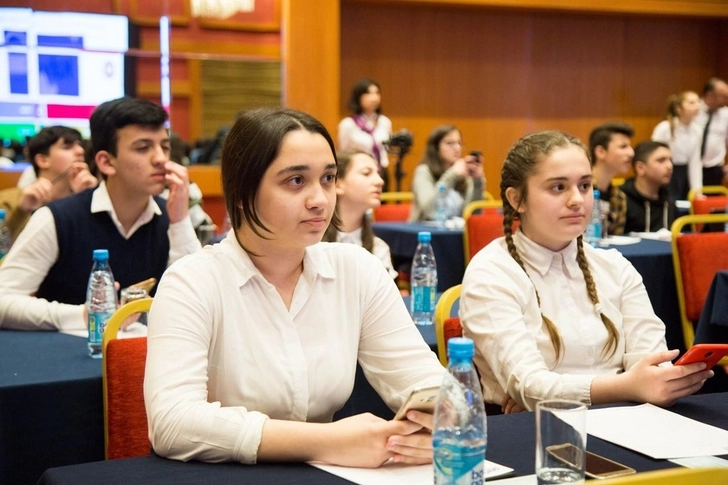 В Баку для школьников будет проведена «Европейская денежная викторина» - ФОТО