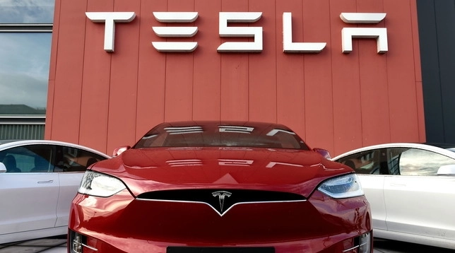 Tesla отзовет 15 тысяч электромобилей Model X в США и Канаде из-за проблем с усилителем руля