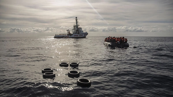 Мигрантка родила в лодке в открытом море на пути в Испанию