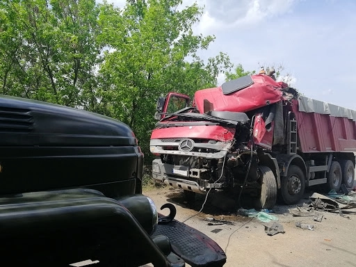 В Шамкире столкнулись два грузовика: есть пострадавший