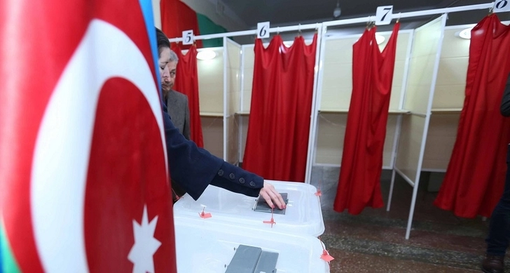 Результаты парламентских выборов в Азербайджане на семи избирательных участках признаны недействительными