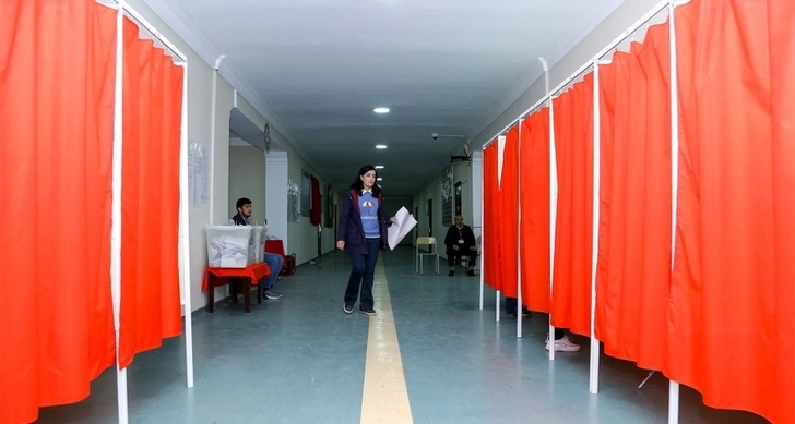 СМИ об избирательных участках, где отменены результаты парламентских выборов в Азербайджане