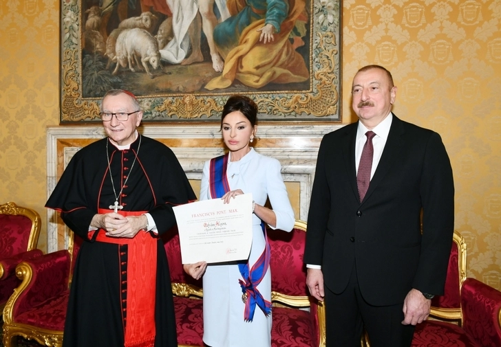 Первый вице-президент Азербайджана Мехрибан Алиева удостоена папского рыцарского ордена - ФОТО