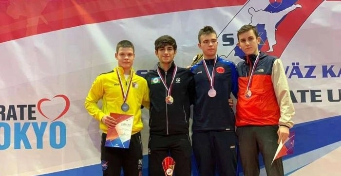 Азербайджанские каратисты завоевали две золотые медали в Словакии