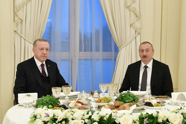 От имени Президента Ильхама Алиева дан прием в честь Президента Турции – ФОТО