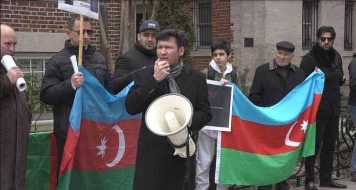 В Вашингтоне перед посольством Армении прошла акция протеста - ФОТО