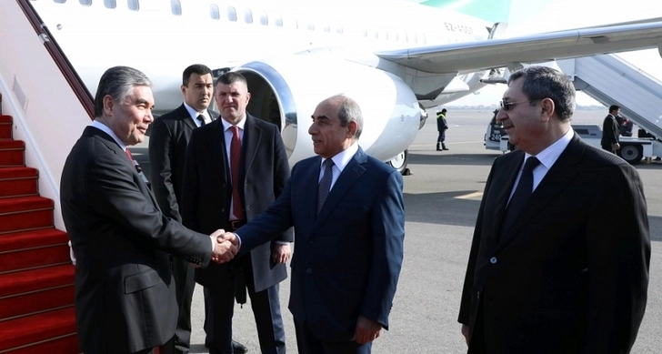 Президент Туркменистана прибыл в Азербайджан - ФОТО