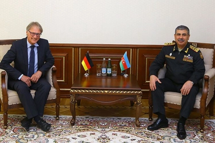 Азербайджан и Германия продолжат реализацию новых проектов в области военного сотрудничества