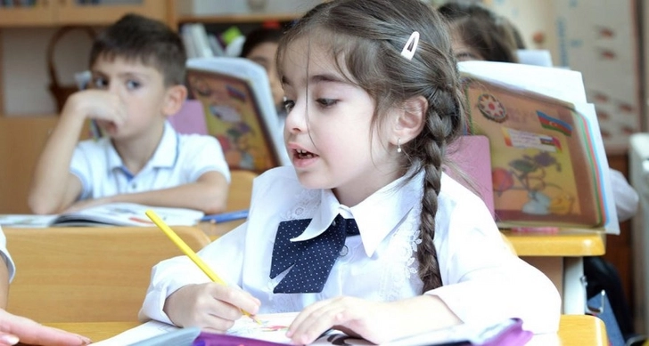 В Азербайджане начался процесс выбора школ в связи с приемом учащихся в первый класс