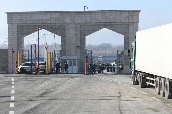 Закрылась граница между Азербайджаном и Россией