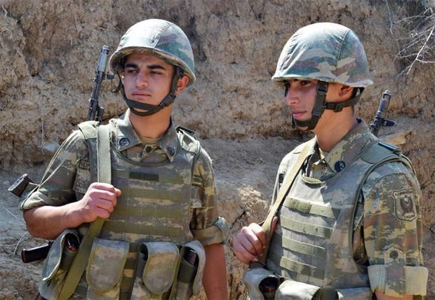 Азербайджанские военнослужащие призвали сограждан оставаться дома – ВИДЕО