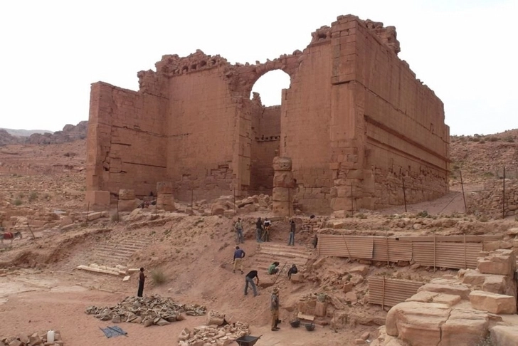 Под руинами Петры найдены монументальные сооружения