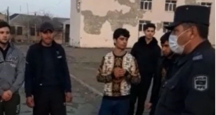 На западе Азербайджана нарушили правила карантина, сыграв в футбол - ВИДЕО