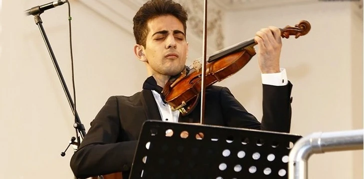 Азербайджанский скрипач-виртуоз выступил с онлайн-концертом из Ганновера - ВИДЕО