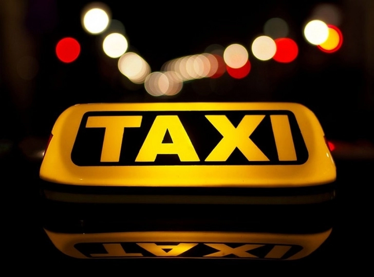 В столице пассажирское такси сбило пожилую женщину - ВИДЕО