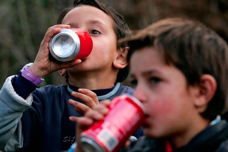 В Азербайджане запретят продажу энергетических напитков детям