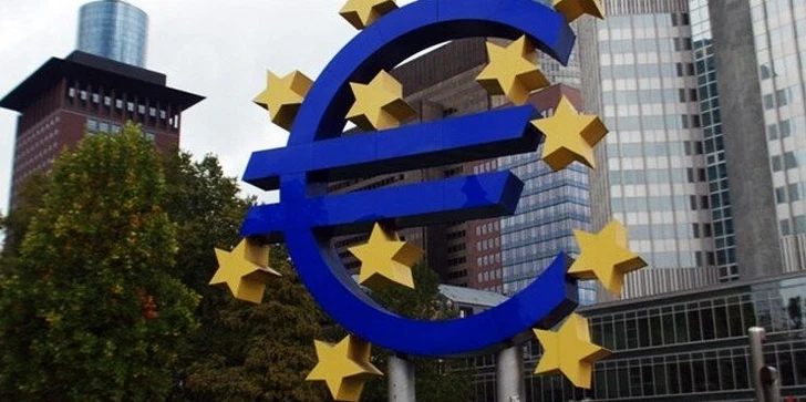 Еврогруппа выделит полтриллиона евро помощи ЕС из-за коронавируса