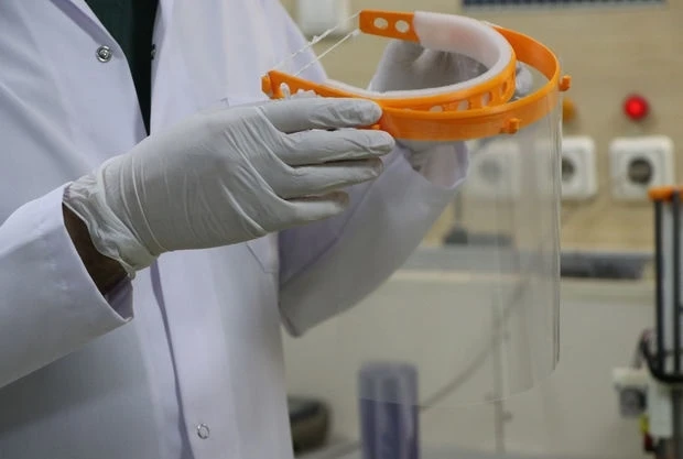 В Азербайджане начали производить лицевые щитки для защиты от коронавируса