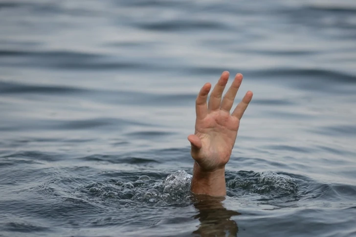 В водоканале в Нефтчале утонули отец  с сыном