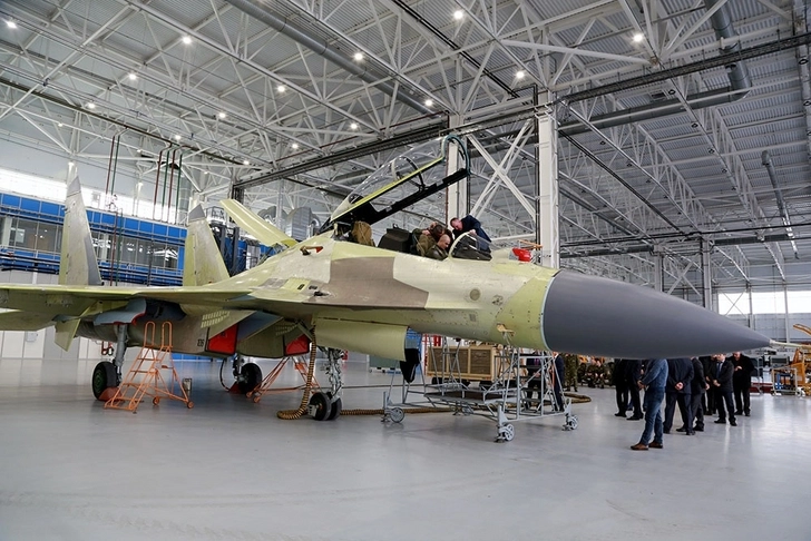 Представители ВВС Азербайджана посетили российские предприятия по производству боевых самолетов - ФОТО