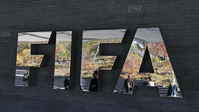 ФИФА предложила продлить контракты игроков до фактического окончания сезона