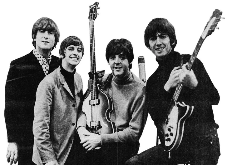 Рукописный текст песни The Beatles продали на аукционе за 910 тысяч долларов - ФОТО