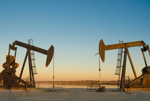 Американские нефтяные компании приостанавливают добычу нефти