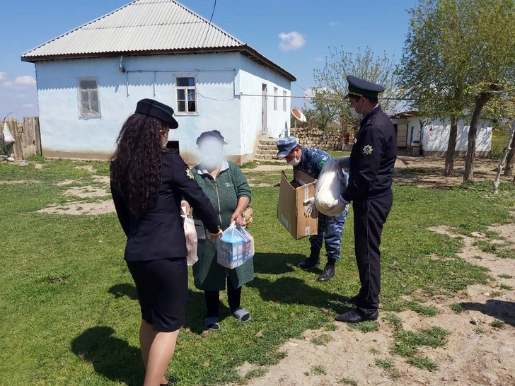Таможенники оказали помощь еще 80 семьям в Азербайджане - ФОТО/ВИДЕО