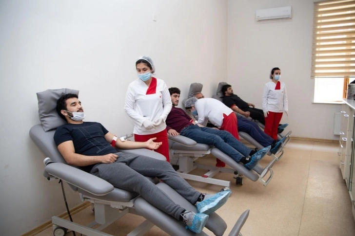 Азербайджанские спортсмены присоединились к акции по сдаче крови