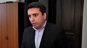 Вице-спикер парламента Армении подрался с депутатами в Ереване