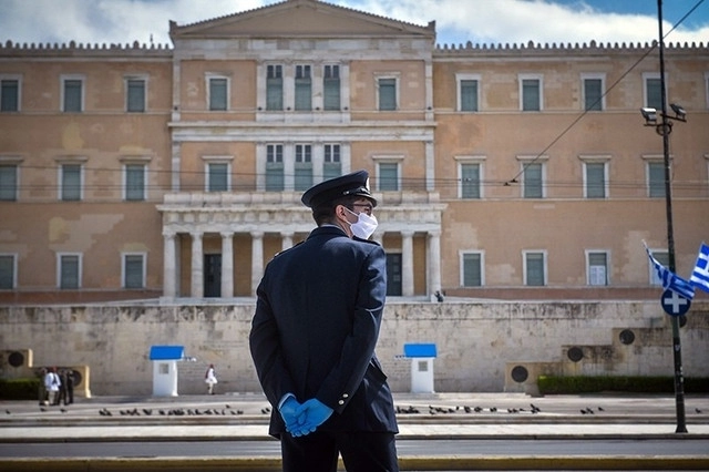 Граждане Греции с 4 мая будут выходить из дома без ограничений