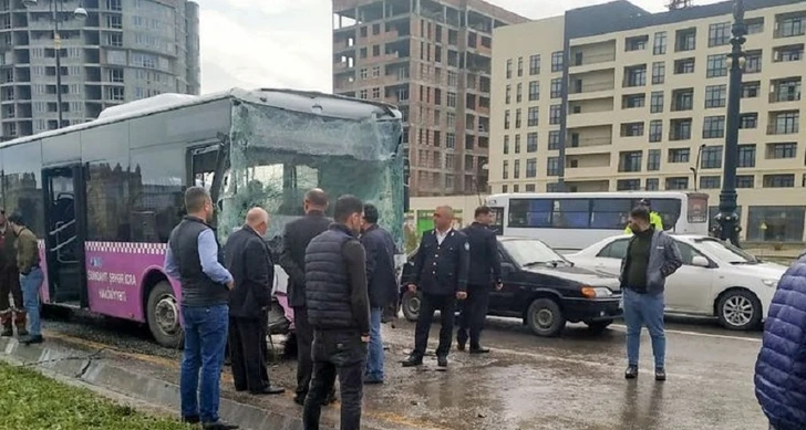 Возросло число пострадавших при столкновении двух автобусов в Сумгайыте - ВИДЕО - ОБНОВЛЕНО