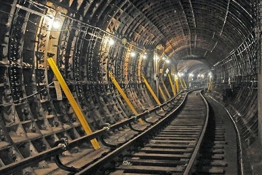 В конце года в Баку планируют сдать в эксплуатацию трехъярусную станцию метро